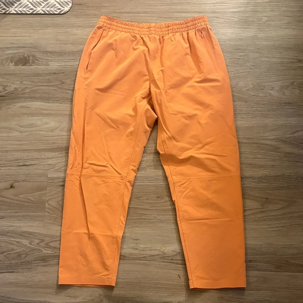 Outdoor Voices Orange Cropped Elastic-Waist Pants - Picture 3 of 4